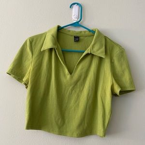 Green collar crop top